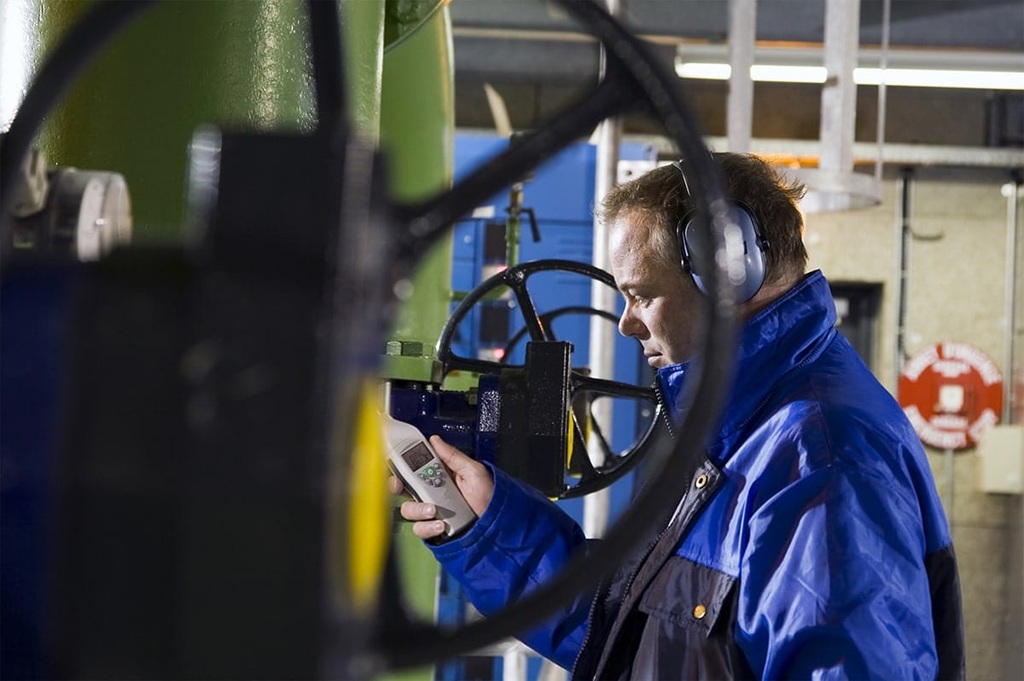 What Are Noise Hazards in the Workplace Types, Limits, and Controls